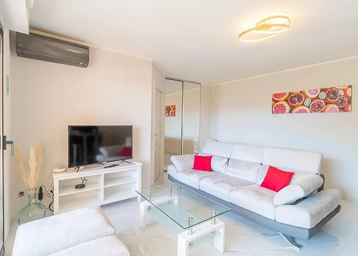 Beautiful With Pool Near Monaco Casa vacanze