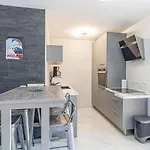 Beautiful With Pool Near Monaco בית נופש *